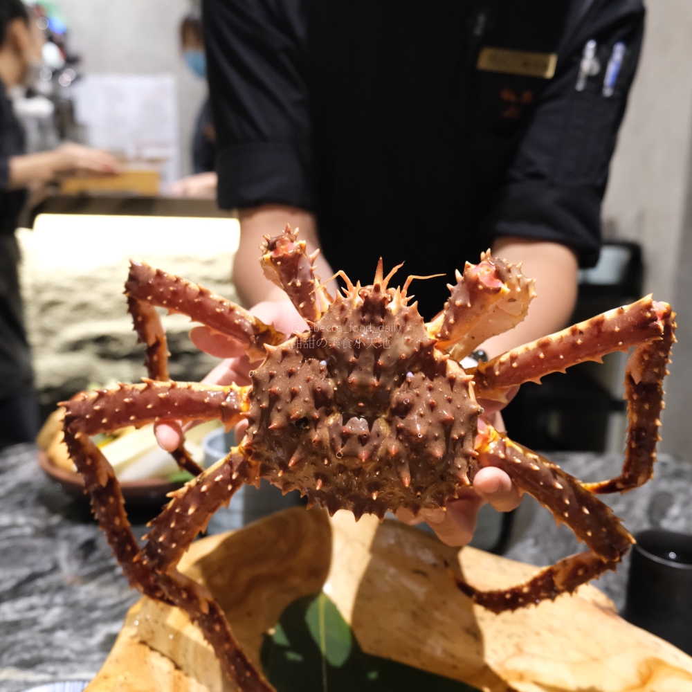 【台北火鍋推薦】二本松涮涮屋|專人桌邊服務的頂級帝王蟹五吃,全程解放雙手的台北高級火鍋饗宴 - 第2張圖