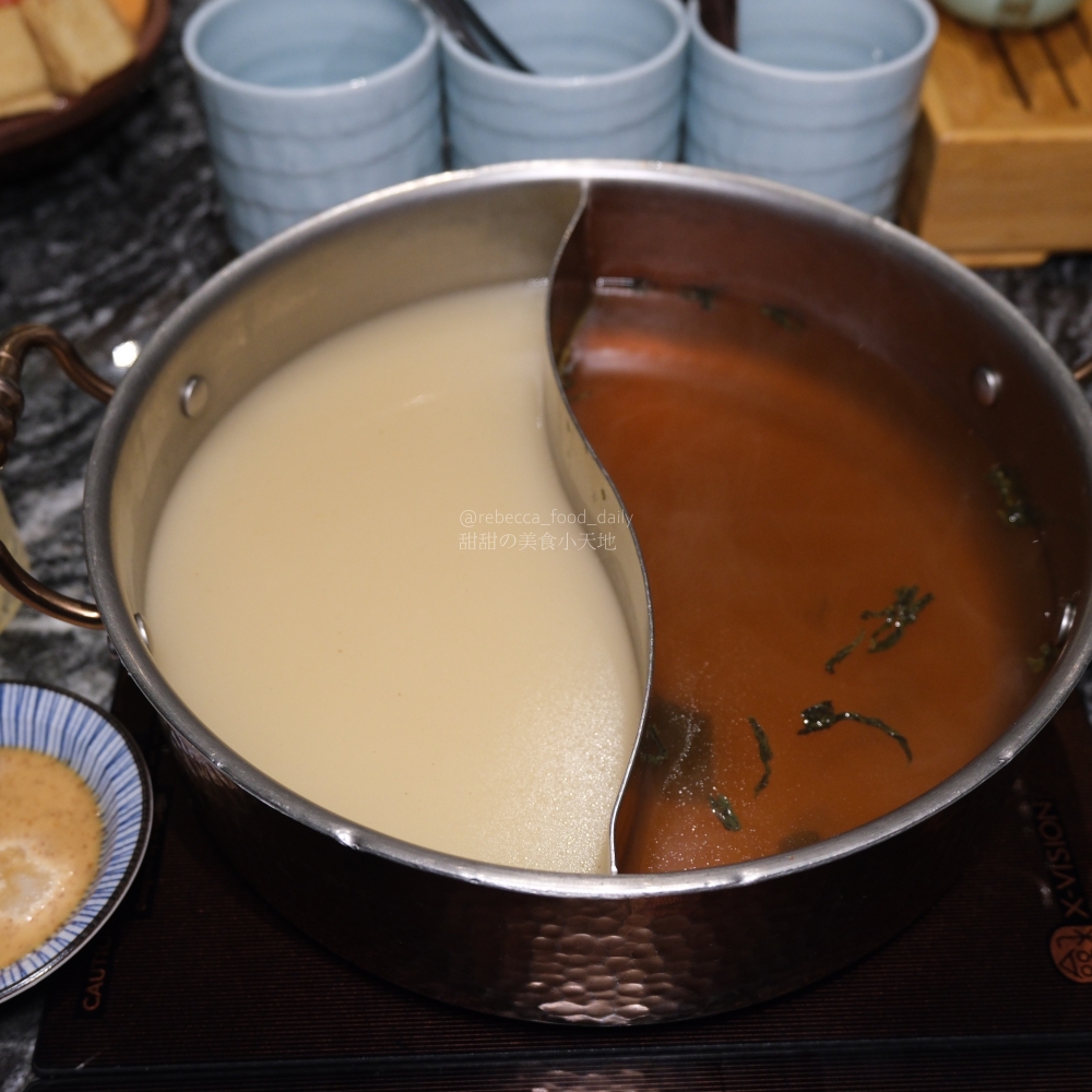 【台北火鍋推薦】二本松涮涮屋|專人桌邊服務的頂級帝王蟹五吃,全程解放雙手的台北高級火鍋饗宴 - 第11張圖