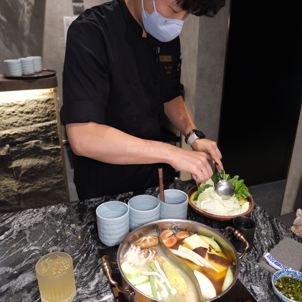 【台北火鍋推薦】二本松涮涮屋|專人桌邊服務的頂級帝王蟹五吃,全程解放雙手的台北高級火鍋饗宴 - 第6張圖