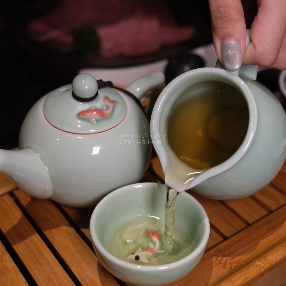 【台北火鍋推薦】二本松涮涮屋|專人桌邊服務的頂級帝王蟹五吃,全程解放雙手的台北高級火鍋饗宴 - 第48張圖