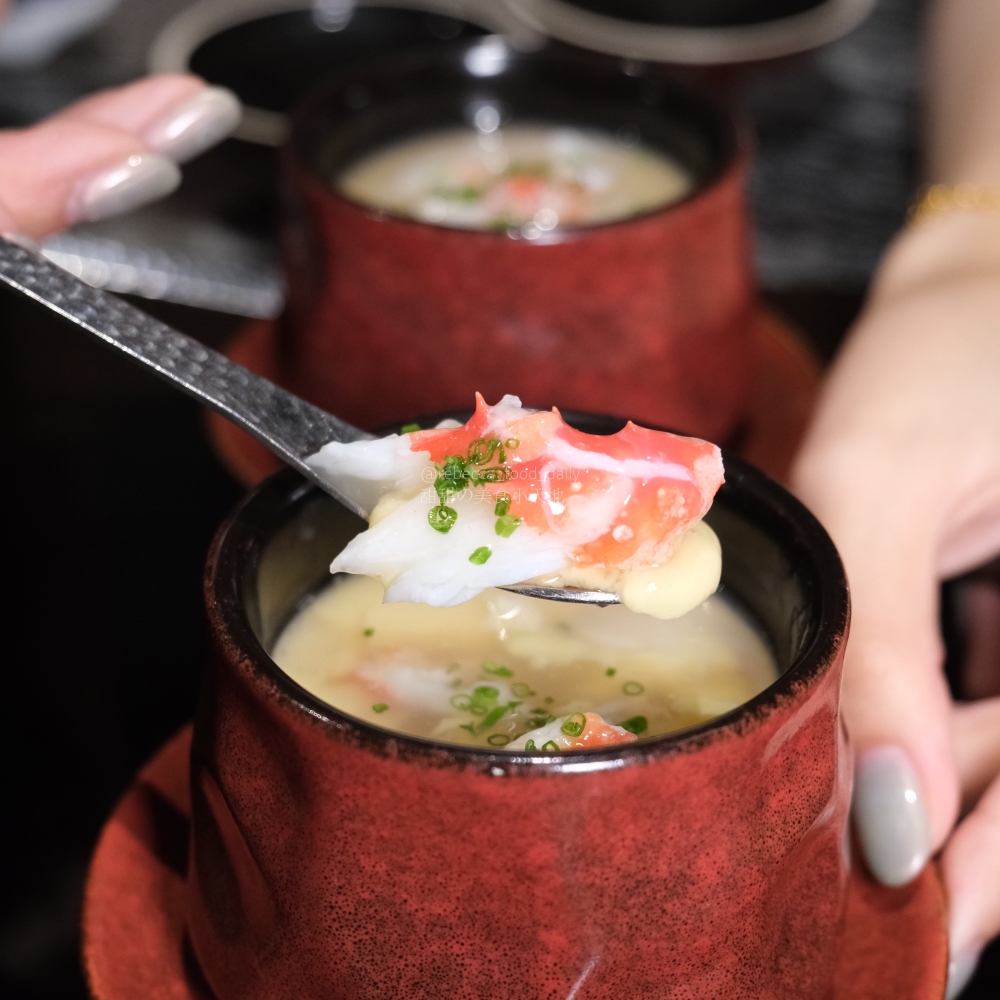 【台北火鍋推薦】二本松涮涮屋|專人桌邊服務的頂級帝王蟹五吃,全程解放雙手的台北高級火鍋饗宴 - 第30張圖