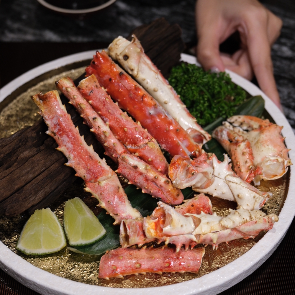 【台北火鍋推薦】二本松涮涮屋|專人桌邊服務的頂級帝王蟹五吃,全程解放雙手的台北高級火鍋饗宴 - 第29張圖