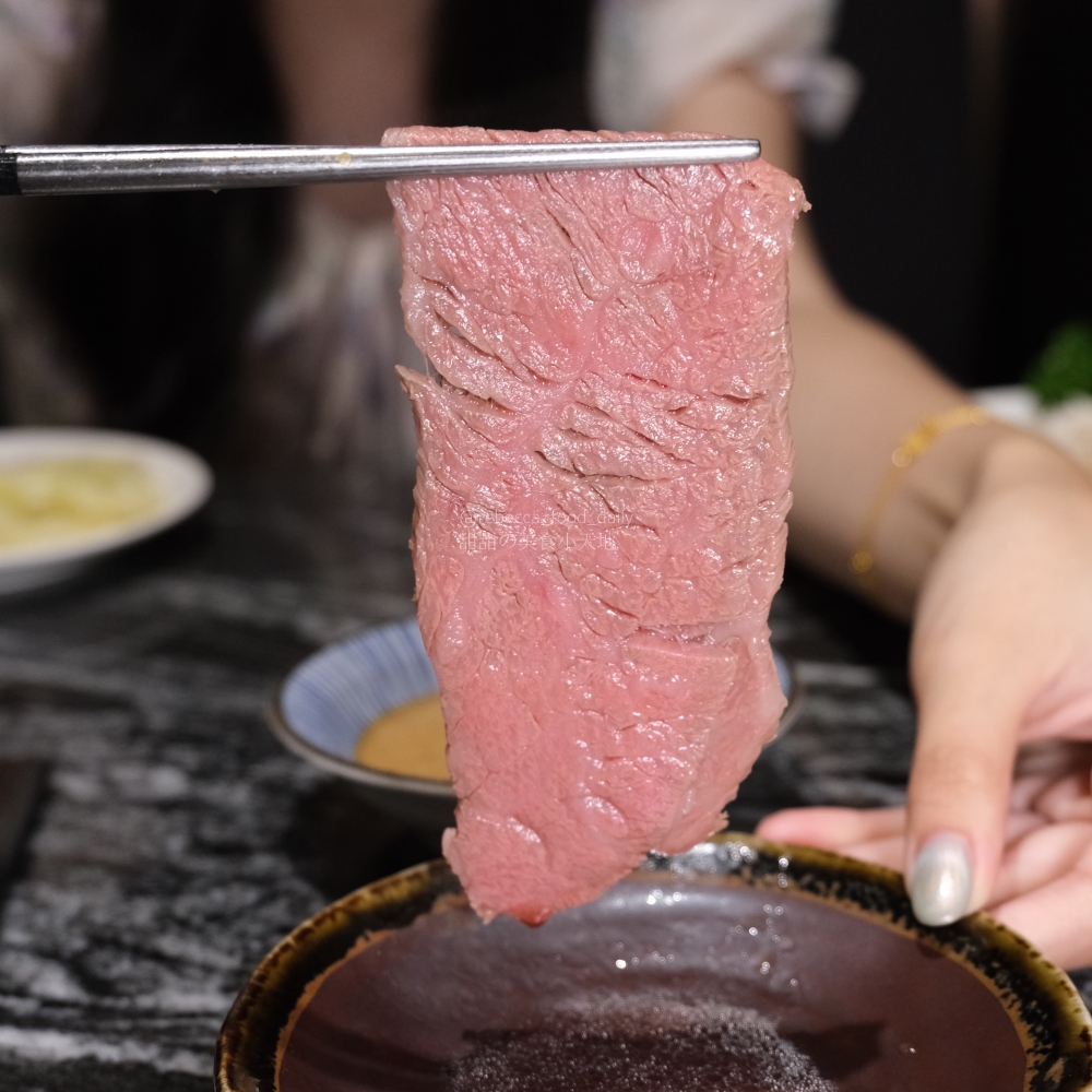 【台北火鍋推薦】二本松涮涮屋|專人桌邊服務的頂級帝王蟹五吃,全程解放雙手的台北高級火鍋饗宴 - 第36張圖