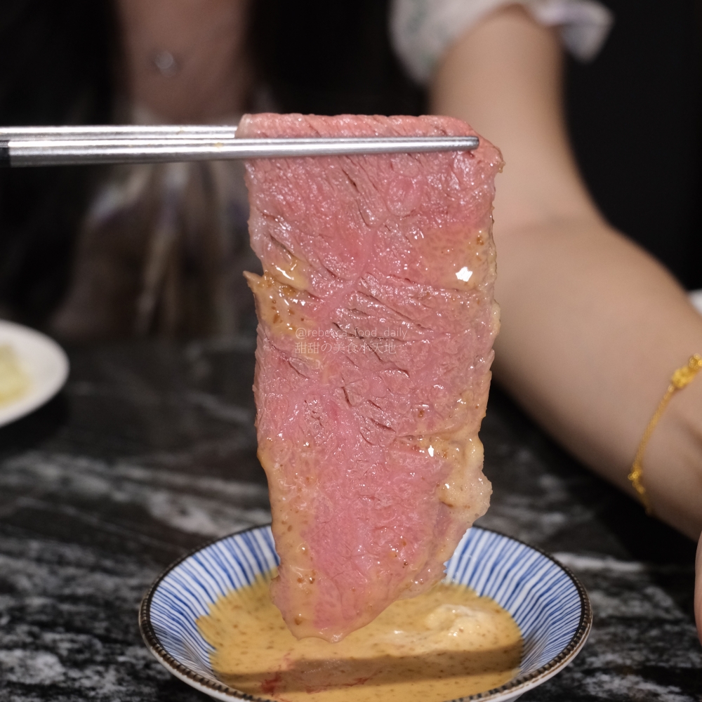 【台北火鍋推薦】二本松涮涮屋|專人桌邊服務的頂級帝王蟹五吃,全程解放雙手的台北高級火鍋饗宴 - 第37張圖