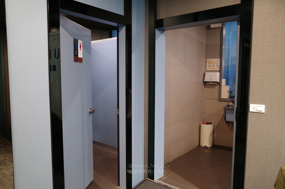 【基隆美食】金大鋤壽喜燒 基隆店｜32F高空景觀吃到飽：$999爽吃日本F1和牛、泰國蝦，火烤兩吃一次滿足！