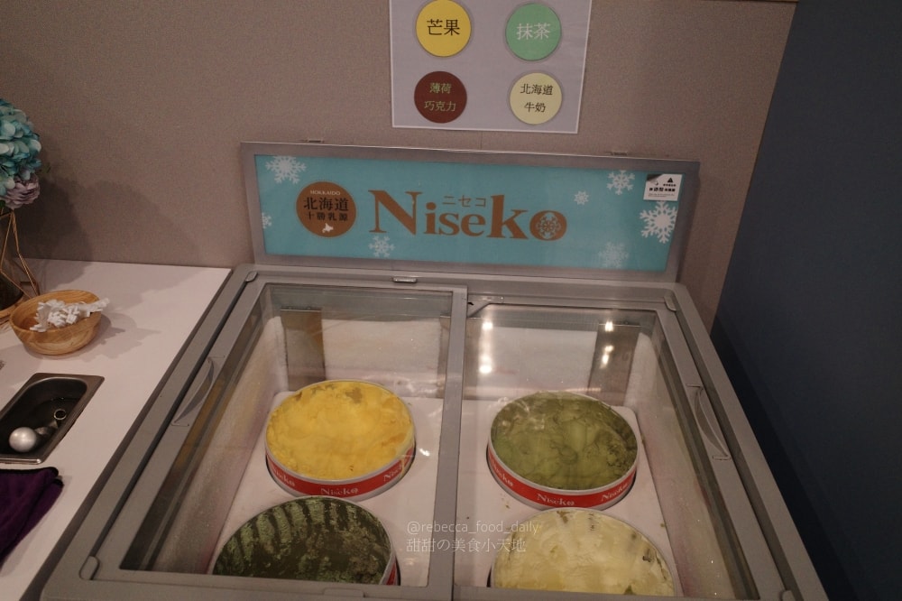 【基隆美食】金大鋤壽喜燒 基隆店｜32F高空景觀吃到飽：$999爽吃日本F1和牛、泰國蝦，火烤兩吃一次滿足！