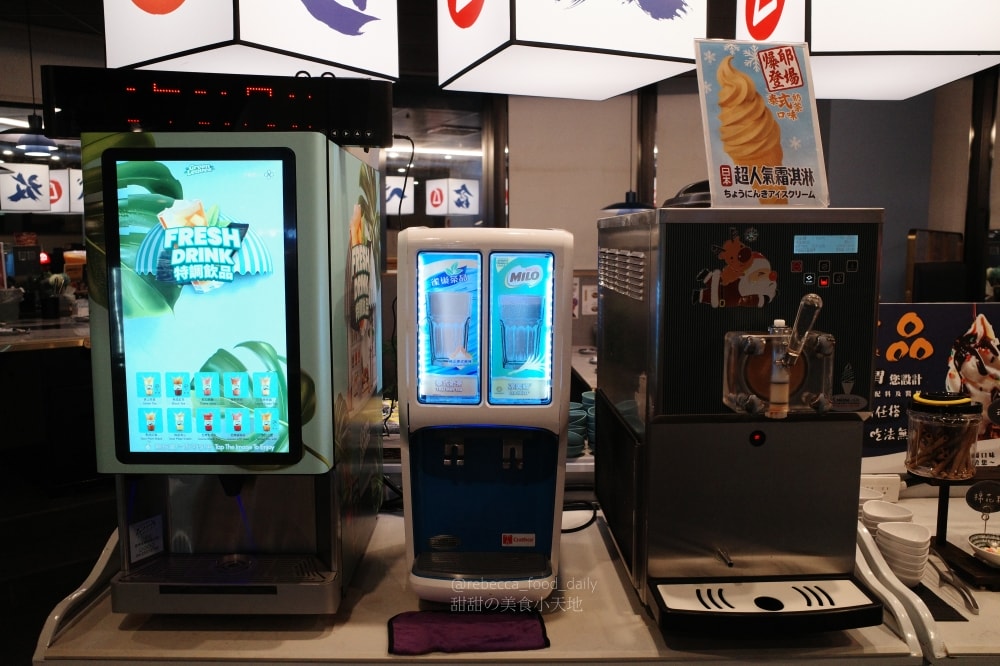 【基隆美食】金大鋤壽喜燒 基隆店｜32F高空景觀吃到飽：$999爽吃日本F1和牛、泰國蝦，火烤兩吃一次滿足！