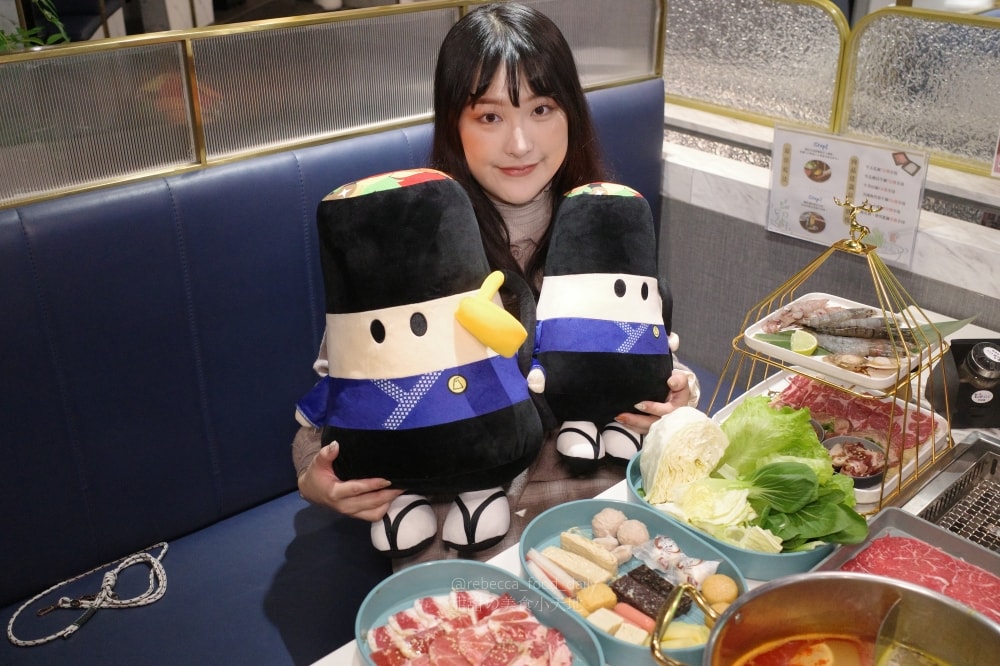 【基隆美食】金大鋤壽喜燒 基隆店｜32F高空景觀吃到飽：$999爽吃日本F1和牛、泰國蝦，火烤兩吃一次滿足！