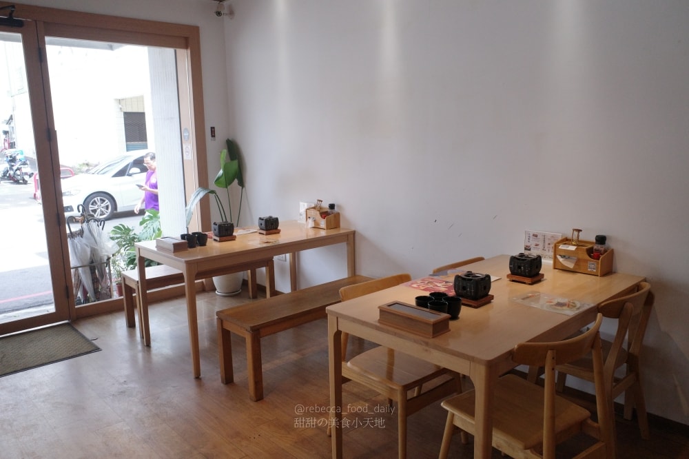 【台中美食推薦】嵐山熟成牛かつ專売(嵐山熟成炸牛排專賣店)南屯大墩店｜炸牛排、雙醬熟成咖哩、帶骨牛小排丼，草莓控必吃草莓季甜點！