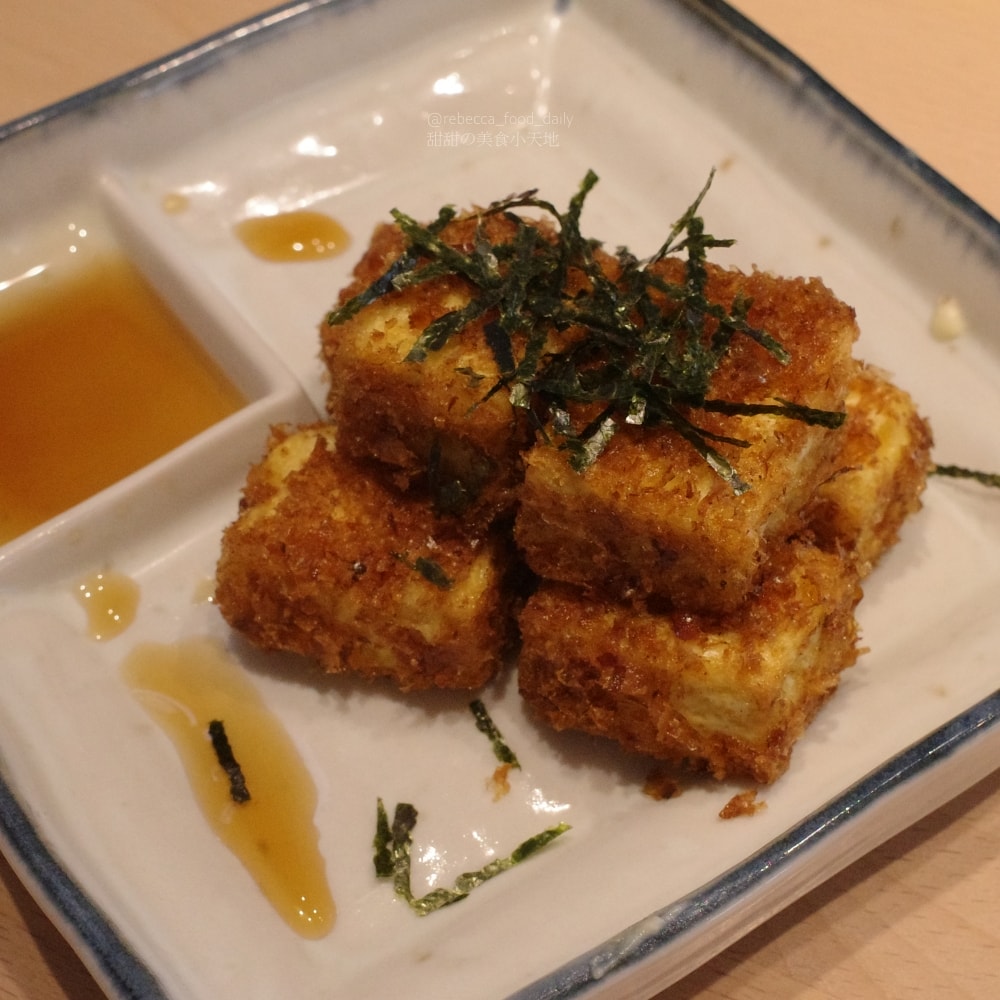 【台中美食推薦】嵐山熟成牛かつ專売(嵐山熟成炸牛排專賣店)南屯大墩店｜炸牛排、雙醬熟成咖哩、帶骨牛小排丼，草莓控必吃草莓季甜點！