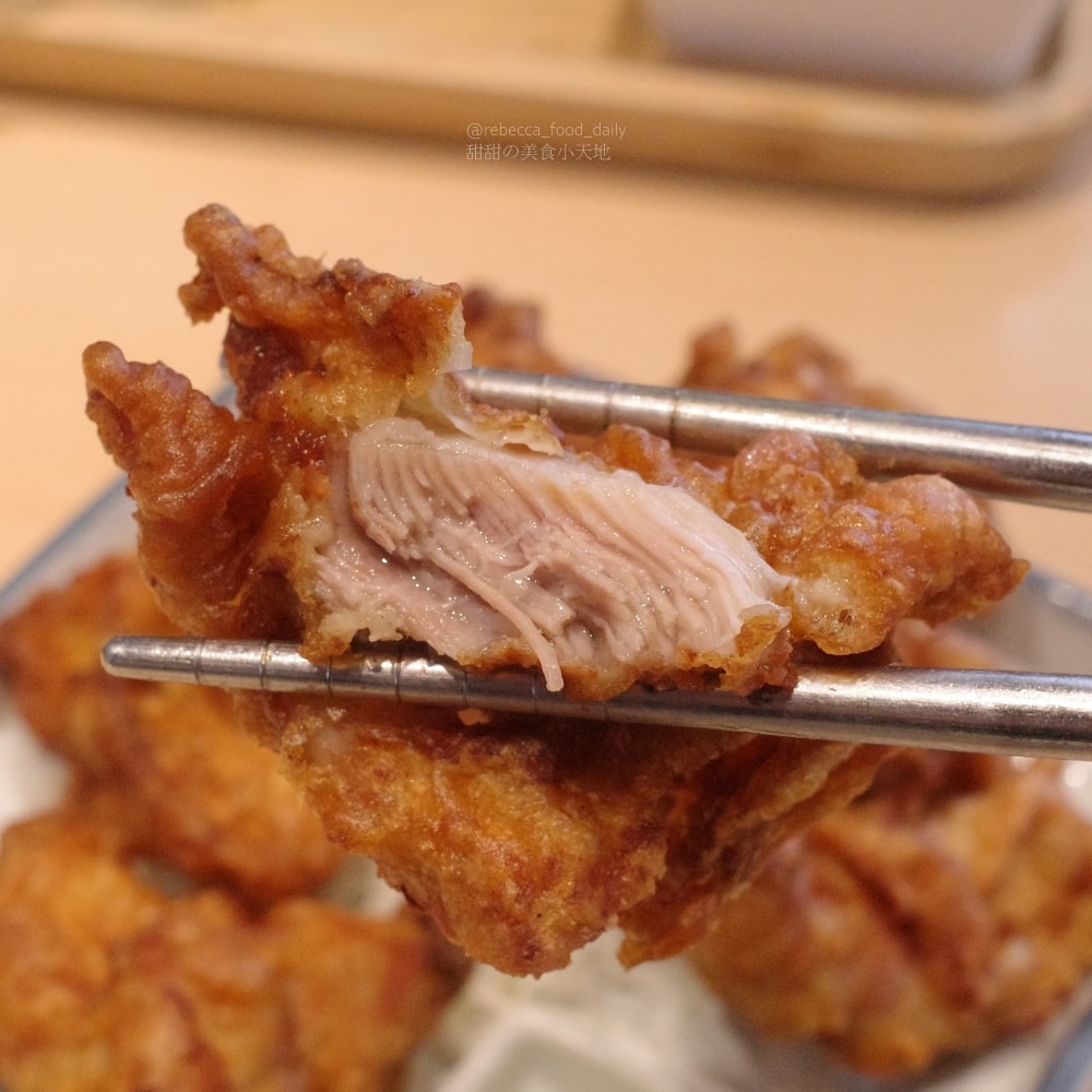 【台中美食推薦】嵐山熟成牛かつ專売(嵐山熟成炸牛排專賣店)南屯大墩店｜炸牛排、雙醬熟成咖哩、帶骨牛小排丼，草莓控必吃草莓季甜點！