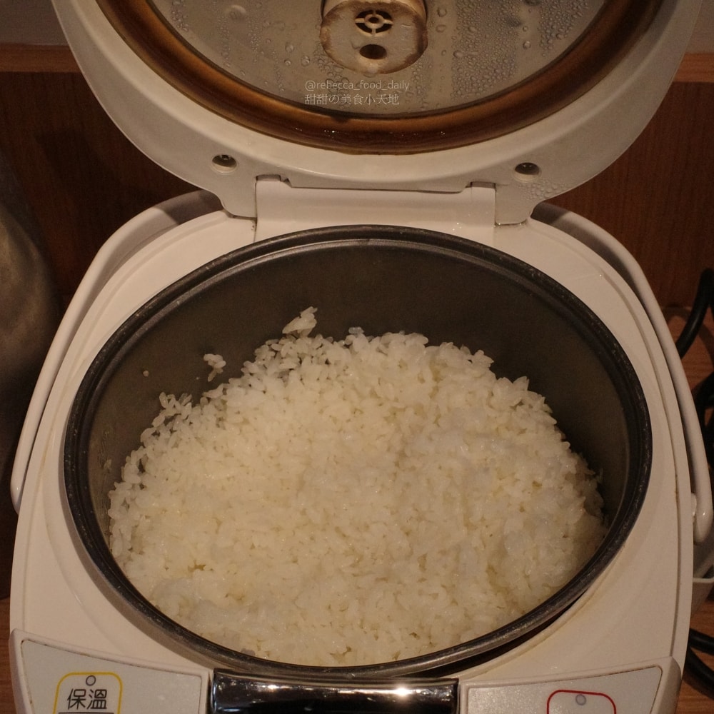 【台中美食推薦】嵐山熟成牛かつ專売(嵐山熟成炸牛排專賣店)南屯大墩店｜炸牛排、雙醬熟成咖哩、帶骨牛小排丼，草莓控必吃草莓季甜點！