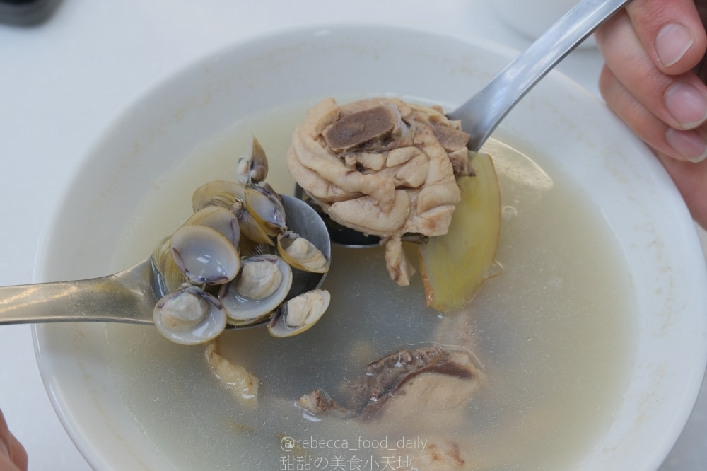 【土城美食】台灣G湯 新北土城店｜滿滿雞腿肉的多口味雞湯！推薦香菇雞、剝皮辣椒雞，還有賣冷凍包