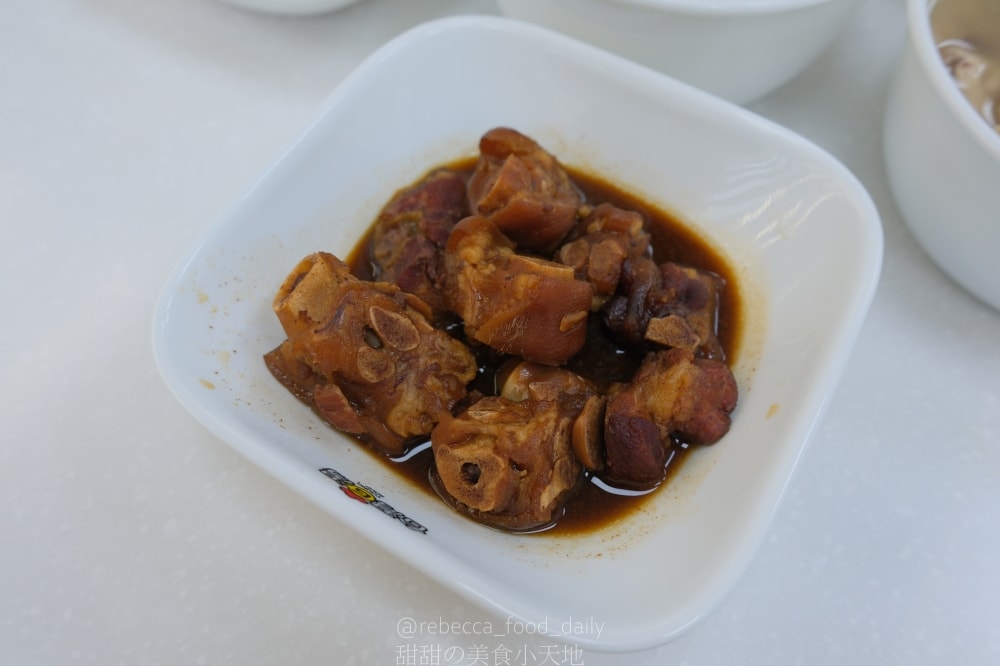 【土城美食】台灣G湯 新北土城店｜滿滿雞腿肉的多口味雞湯！推薦香菇雞、剝皮辣椒雞，還有賣冷凍包