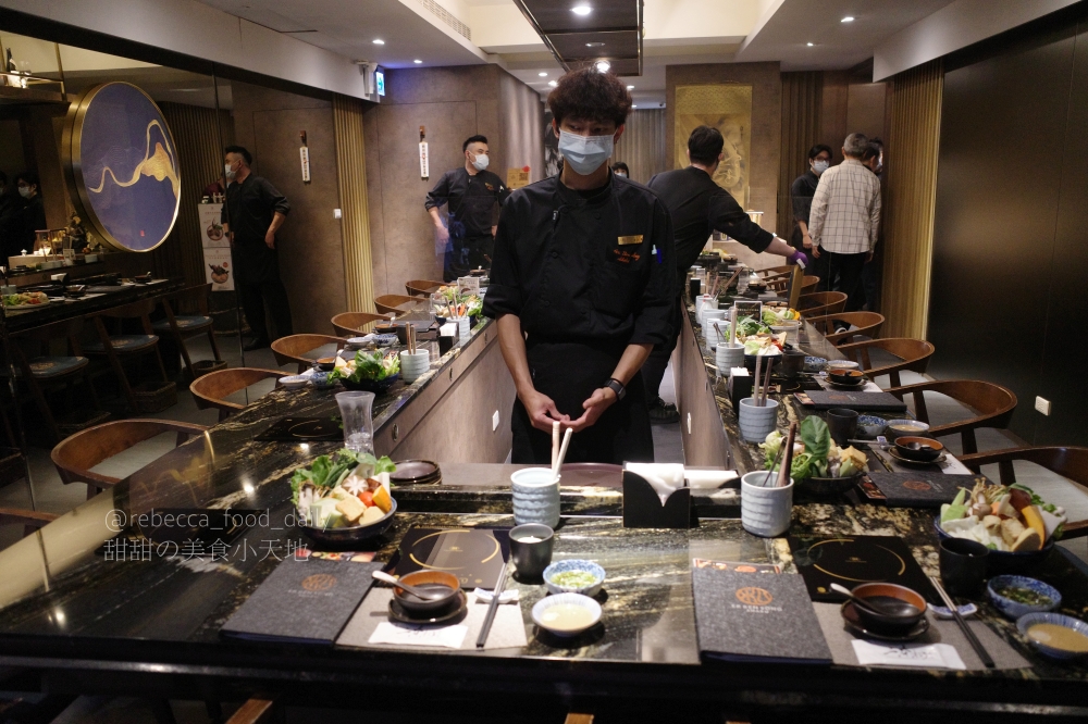 【台北高級火鍋推薦】二本松涮涮屋：夏季限定花咲蟹五吃！宮崎 A5 和牛、桌邊免動手服務，節慶約會首選