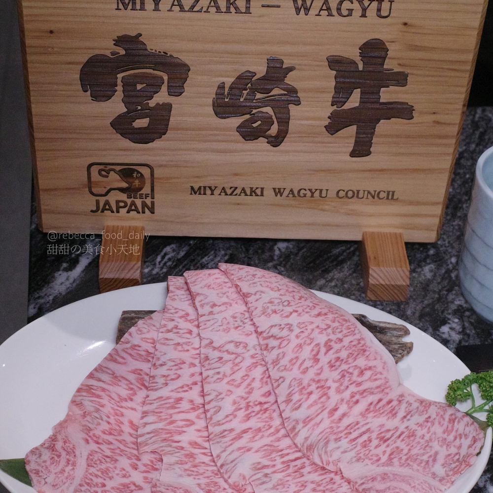 【台北高級火鍋推薦】二本松涮涮屋：夏季限定花咲蟹五吃！宮崎 A5 和牛、桌邊免動手服務，節慶約會首選