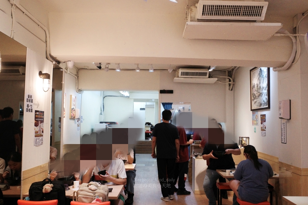 【士林夜市美食推薦】麻辣的誘惑：文大、淡大回憶殺！秤重均一價$45/100g、低消 60 元飲料無限暢飲